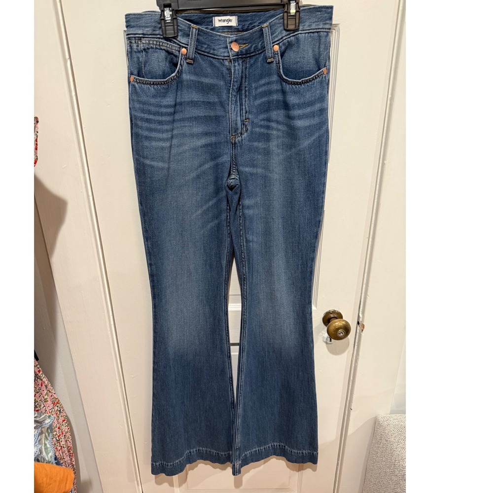 Wrangler High Rise Flare‎ Jeans Womens 28x34 Medium Wash Denim WBHRFMT